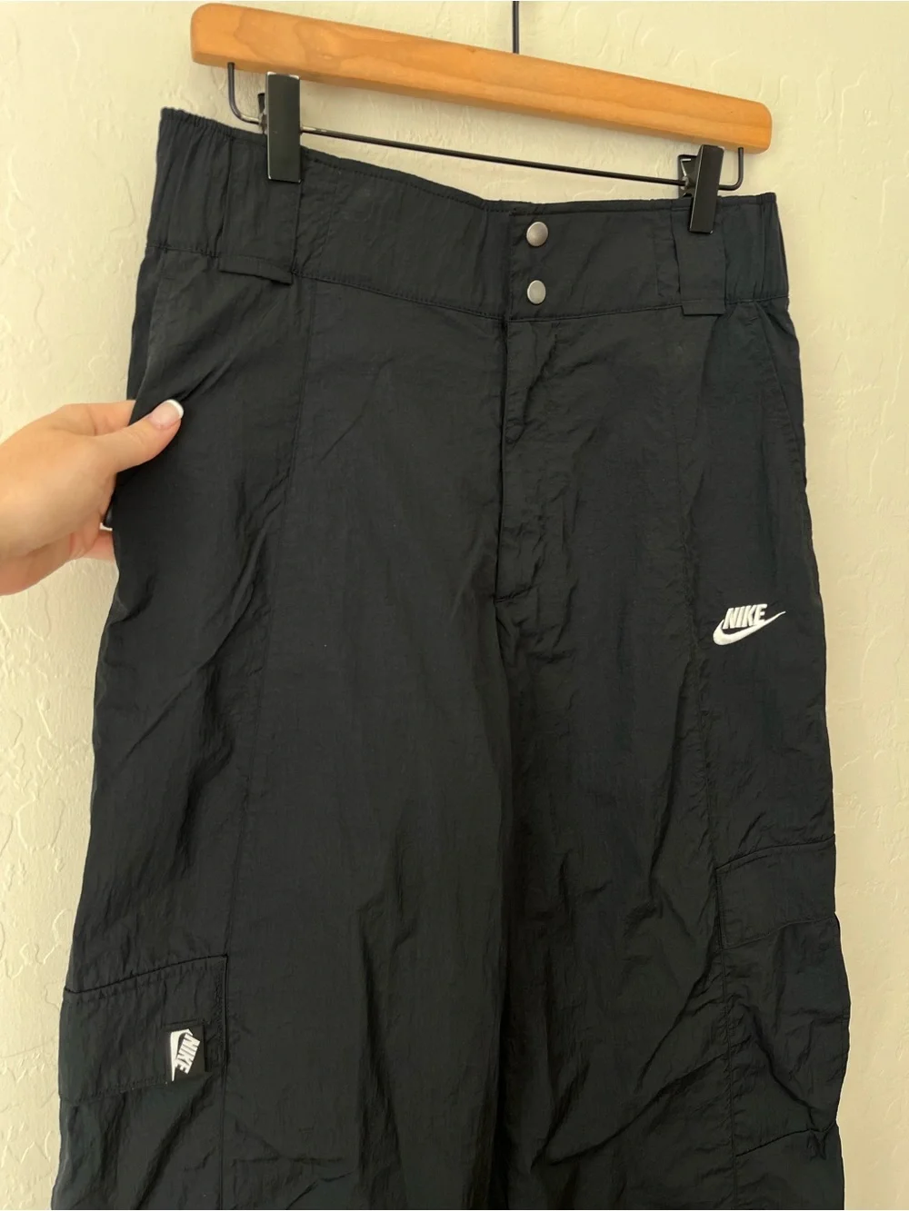 Nike woven cargo wide leg dance jogger pants black medium